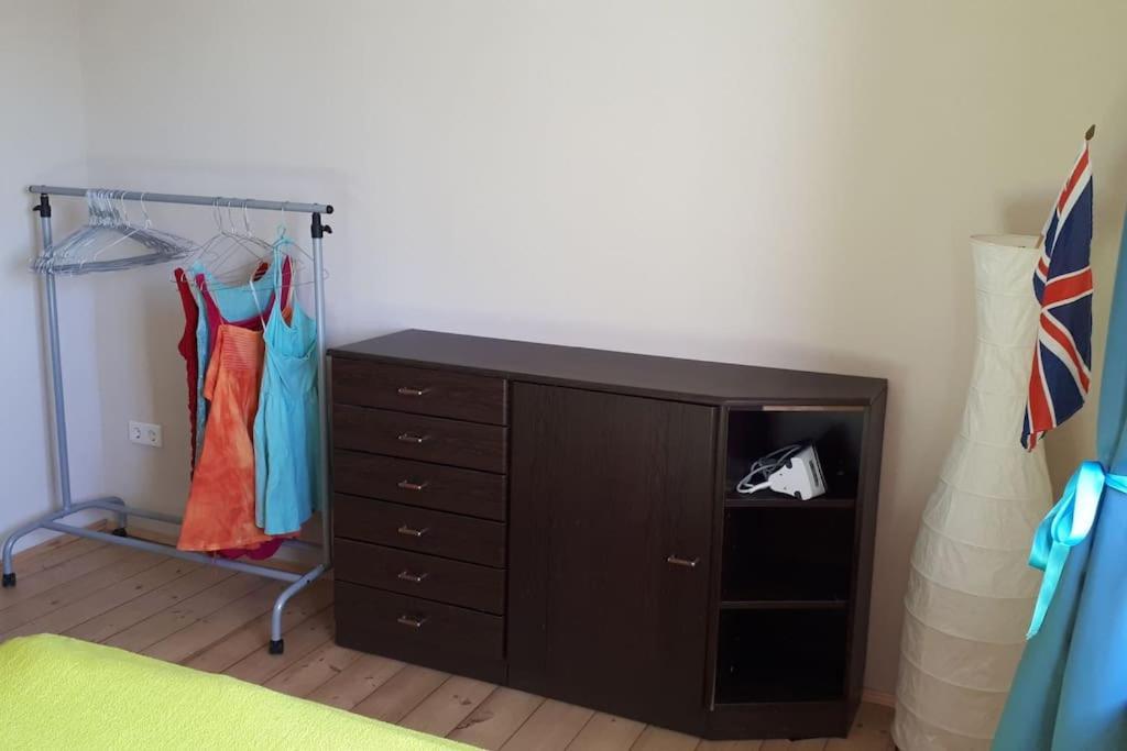 Private Room In Our Home With Free Vvo Ticket & Cats Pirna Exterior photo